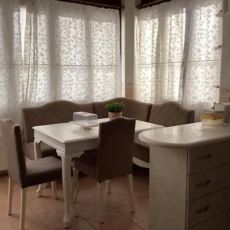 Hotel Cozy And Spacious 3*